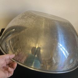 Huge Stainlesssteel Bowl .