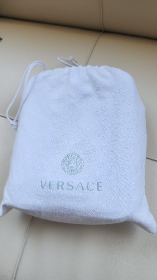 Versace crossbody for Sale in South Heidelberg Township, PA - OfferUp
