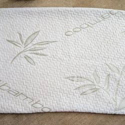 soft bamboo and polyester hypoallergenic pillowcase