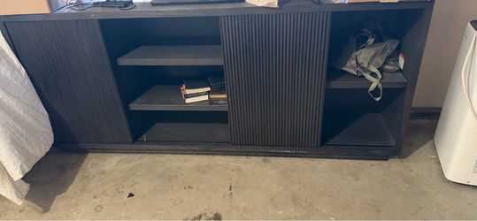 Entertainment center