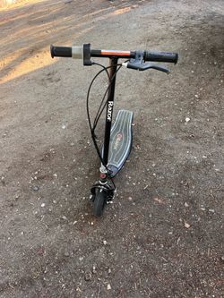 Razor E100 Glow electric skate
