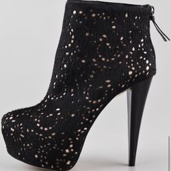 Sexy Alice and Olivia Black Paige Booties Size 9