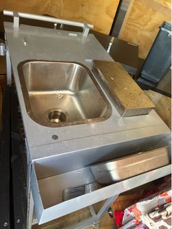 Wash station and Griddle 4 burner