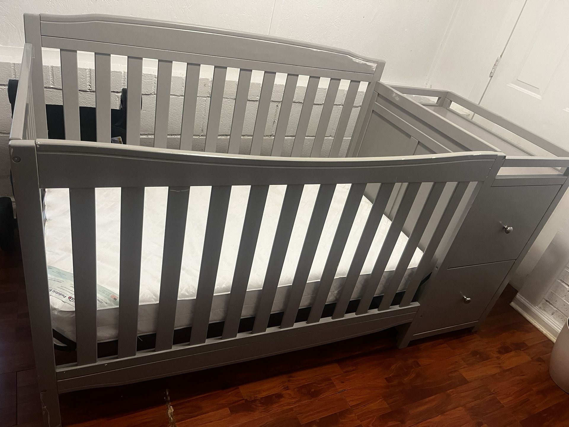 Delta Children Baby Crib