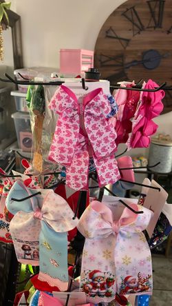 Custom Made Clips/bows 🎀