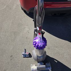 Dyson cinetic ball animal vacuum 