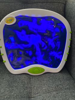 Crayola mess free doodle board