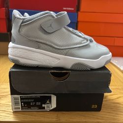 Jordan Max Aura 4 Toddler Sneakers Size 1Y