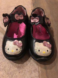 Hello kitty shoes size 5t