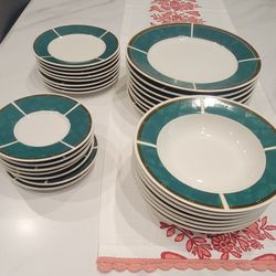 Dinnerware Set