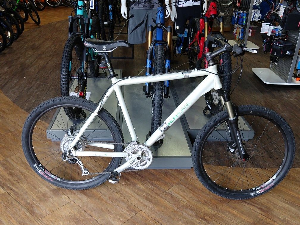 Iron Horse Mountain Bike Hardtail 7.5 Special Edition $360