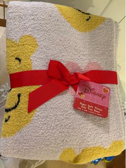 WINNIE THE POOH wink smile hearts feather knit throw