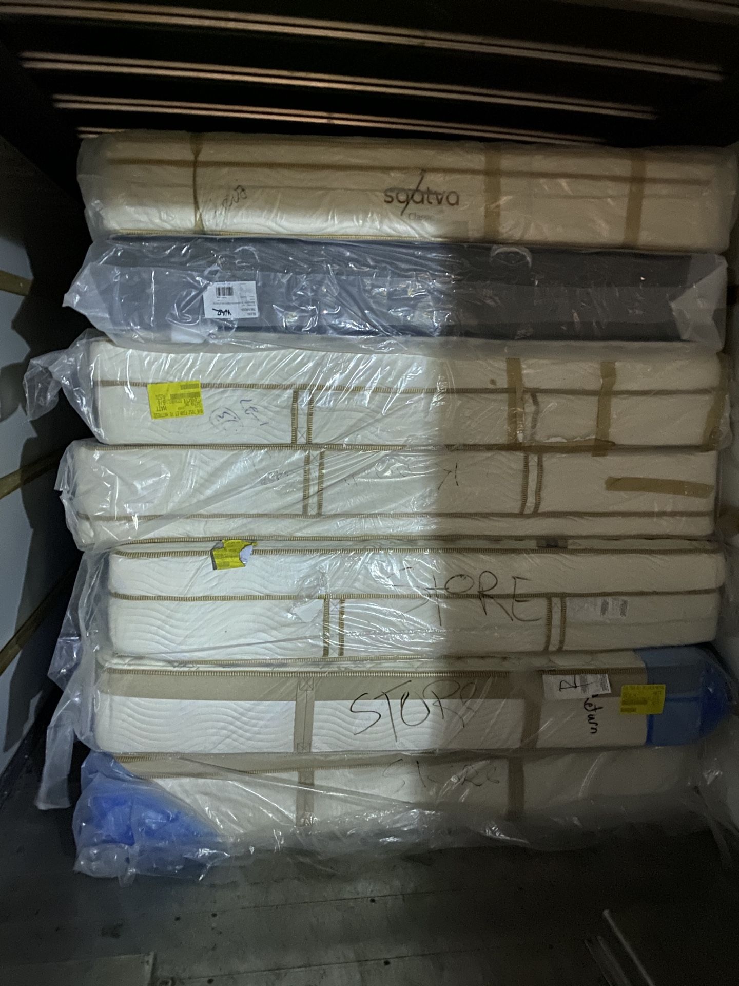 Overstock Display King And Queen Mattress for Sale in San Antonio, TX