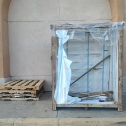Free Pallets & Wooden Cage