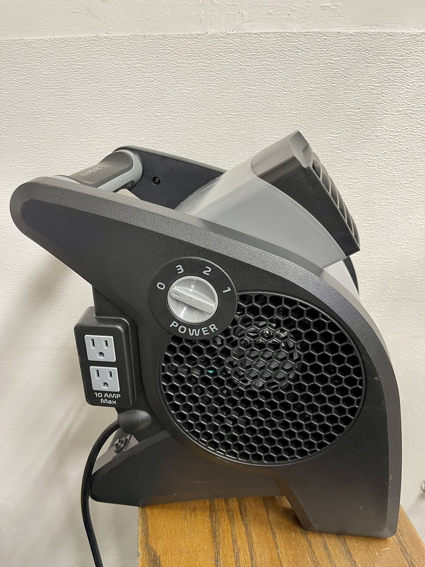 LASKO- Pivoting Utility Fan model U15610 for Sale in Los Angeles, CA -  OfferUp