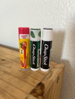 Pack de 3 Bálsamos / Protectores Labiales Nuevos (ChapStick & Carmex) - $3