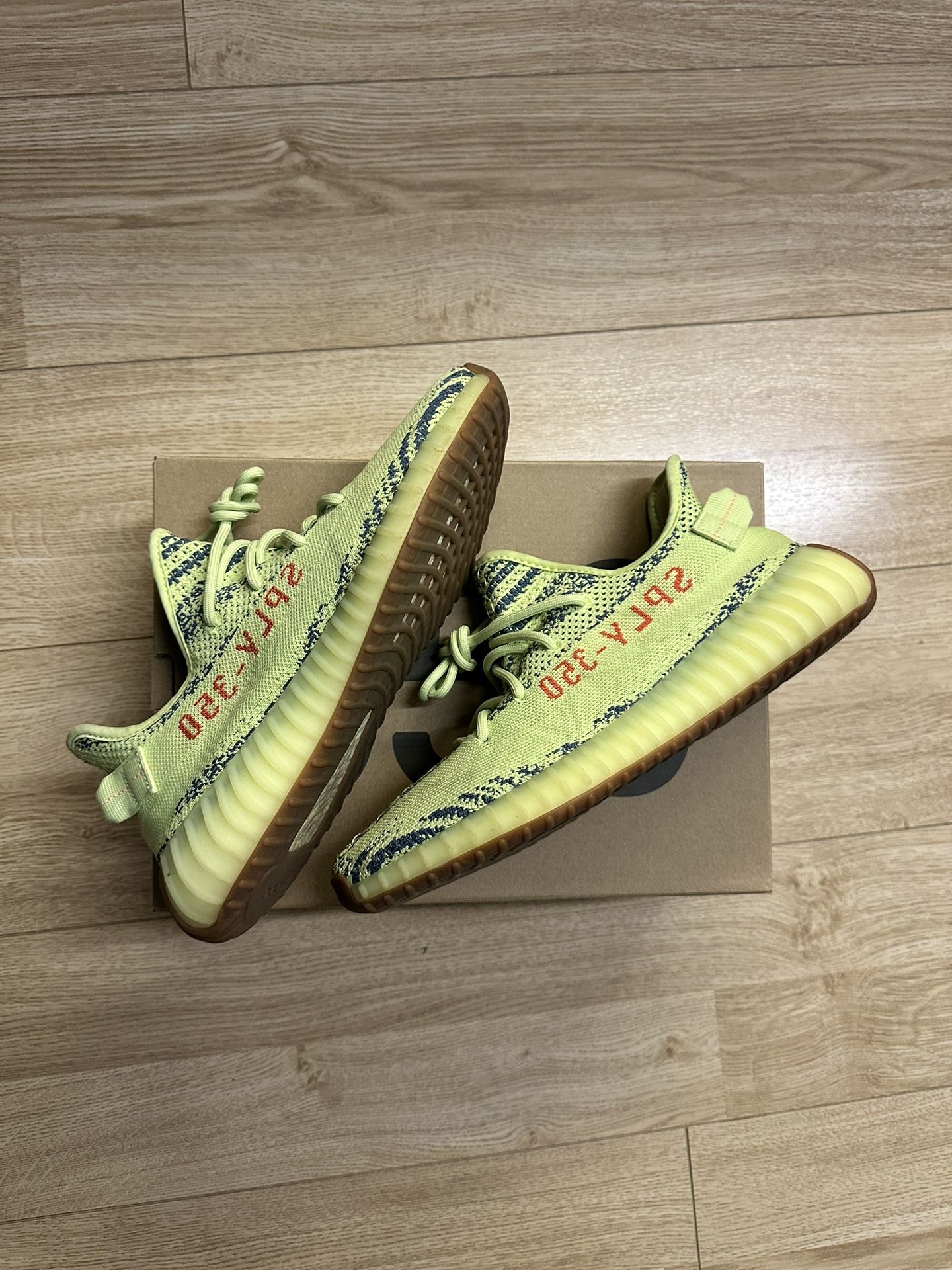 Yeezy 350 V2 “Semi Frozen Yellow” Size 10