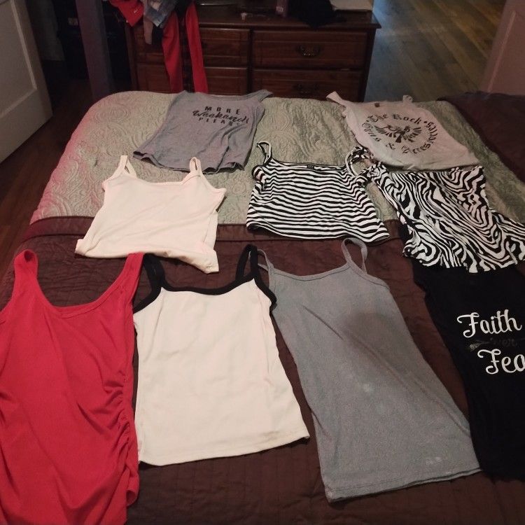 Women Size Small Tank Tops❤️