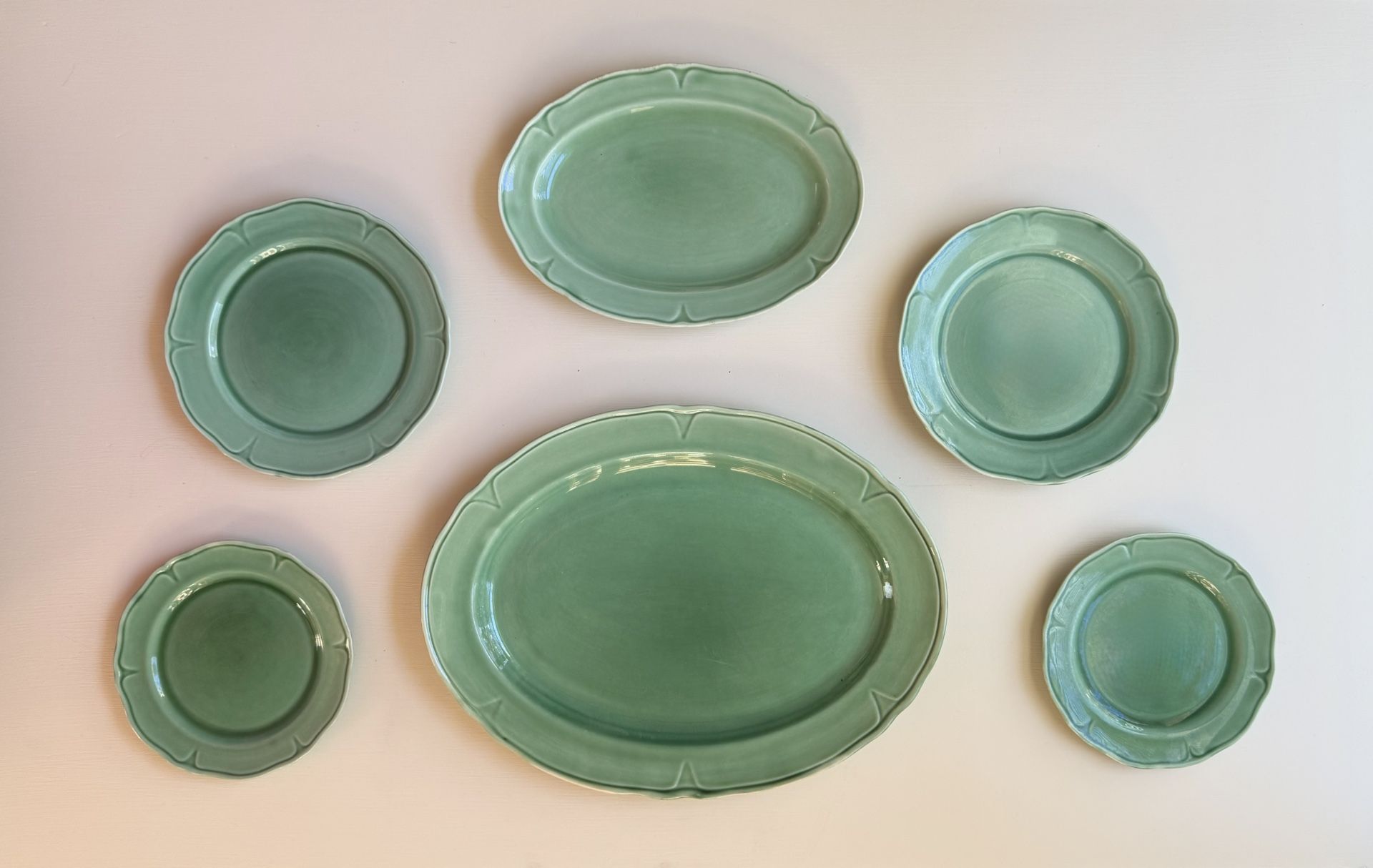 Antique Green Petalware Plate Set• Wall Display•$30