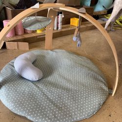 Wooden Baby Play Gym with Washable Mat