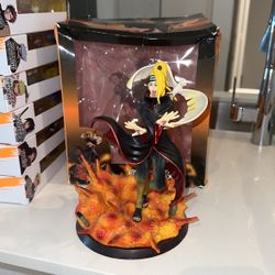 Deidara Statue