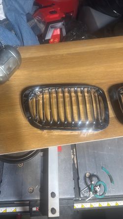 328i BMW Front Kidney Grill new