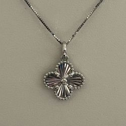 18k White Gold Four Leaf Flower Necklace