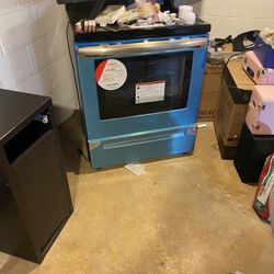 Frigidaire Stove BRAND NEW