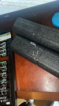 2 brand new torque click type wrench’s and socket set