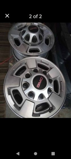 Chevy 8 lug 17 inch rims n caps Pl Read the description 1st