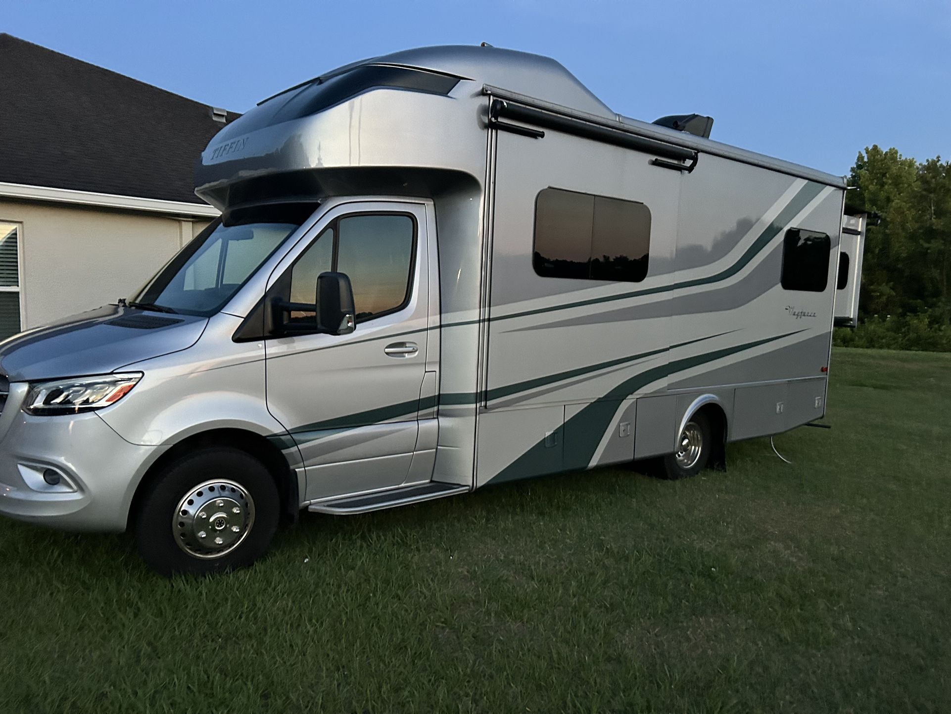 2020 Tiffin 25QW