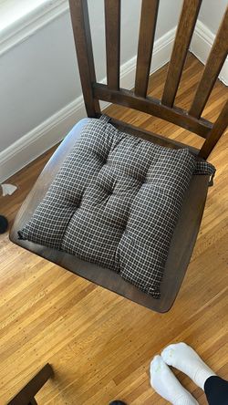 Chair cushion (4)