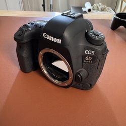 Canon EOS 6D Mark II + 2 Extra Batteries + Original Charger + AC Power Adapter 