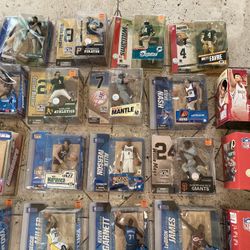 Huge vintage collection lot of old McFarlane sports action figures baseball basketball football toys late 90s