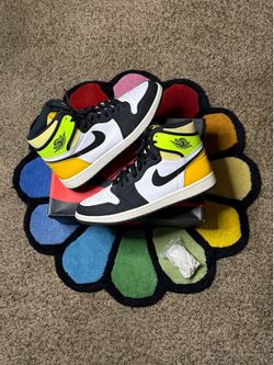 Air Jordan 1 Volt University Gold
