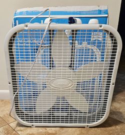Lasko 20" Box Fan White – Brand New (Works Perfect / Outer Frame Scratched & Damaged)