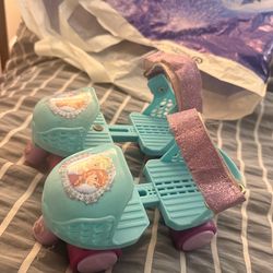 Toddler skates frozen