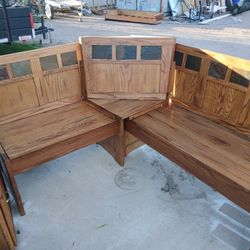 corner table chair set - Trades Welcome 