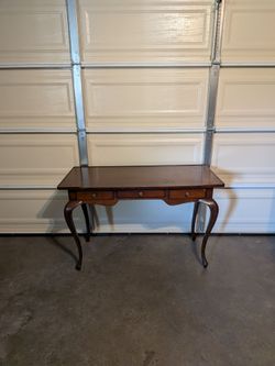 Desk/ Table