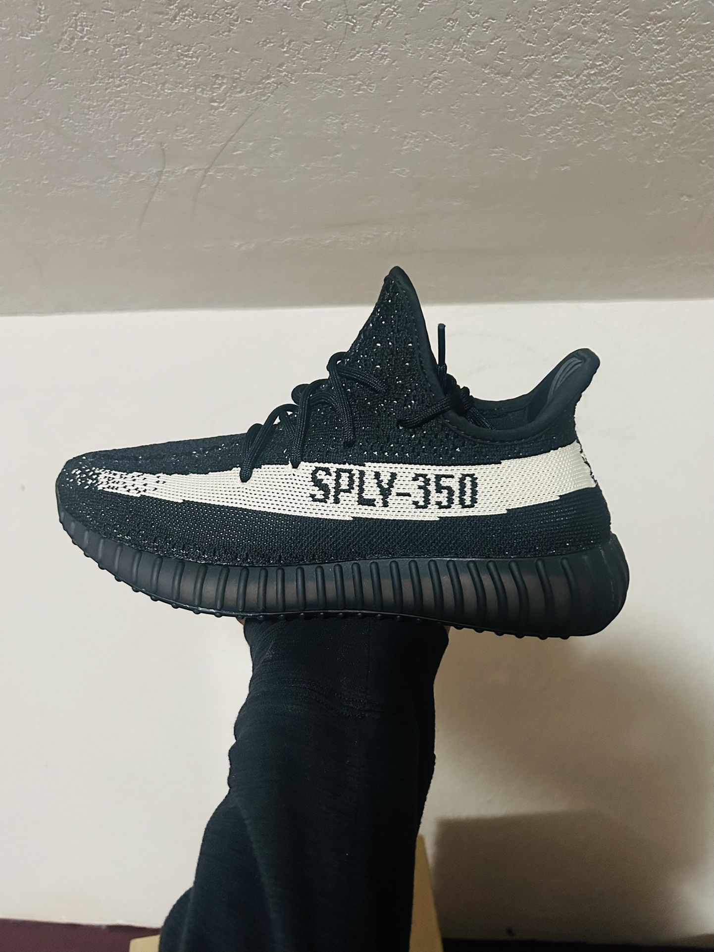 New Yeezy Size 7 & 7.5 Men’s $100.