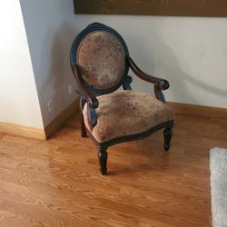Arm Chair/ Acent Chair