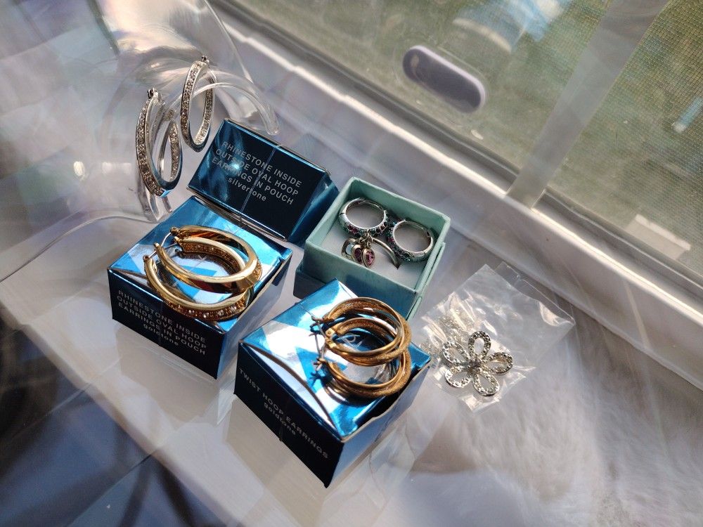 Wearable Hoop Vintage Set And More