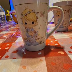 Christmas Precious Moments 2006 Mugs/ 3 Tasas De Precious Moments Por 25 Dolares