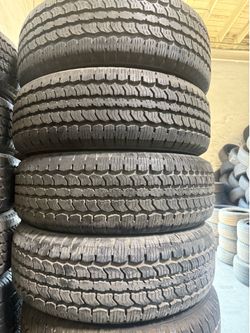 Vendo 265/70/R17 las 4 llantas continental por $220