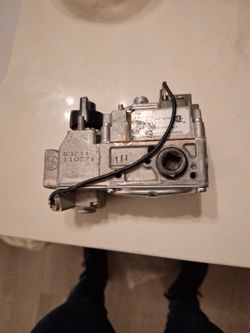 Robertshaw 710-502 Snap Acting Millivolt Natural Gas Valve 70 000 BTU