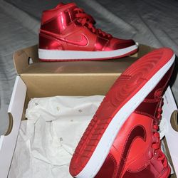 WMNS Jordan 1s Size 8