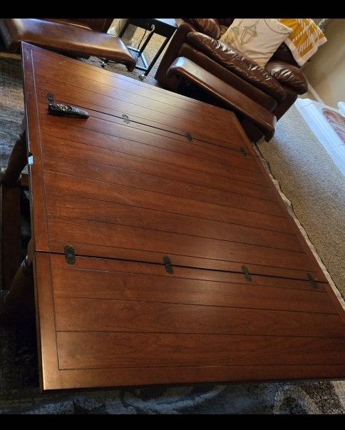 Folding Wooden Loving Room Table With End Table