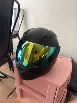 Motorcycle helmet