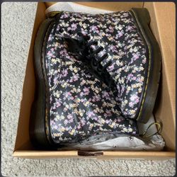 Doctor Martens, Platformed, Black W/ Flowers, Womens 7