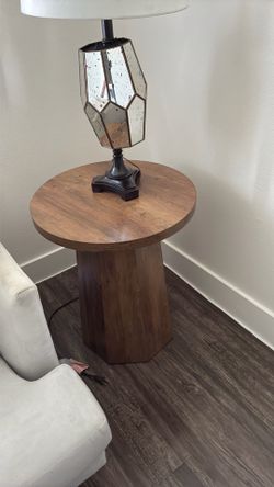 Modern Wood Accent / End Table – $50
